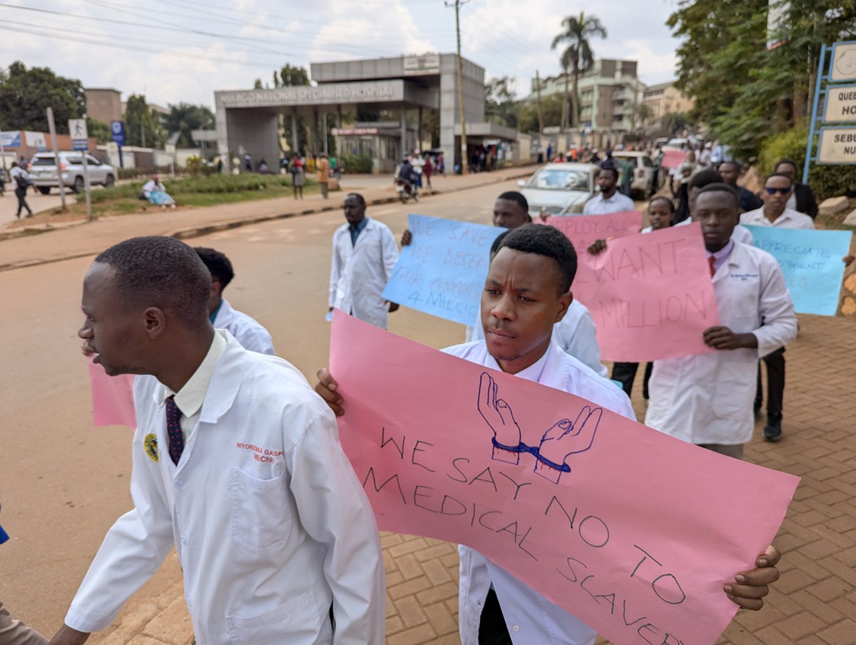 Okorobe_PM's tweet photo. @MinofHealthUG 
Why does it always have to be like this? Do you enjoy bad headlines?
How is it possible to worry about Welfare and at the same time treat patients?
Please put and end to this embarrassment!
@ntvuganda @nbstv @Sudhirntv 
#PayAllMedicalIntens https://t.co/ZGLW7DJpXc