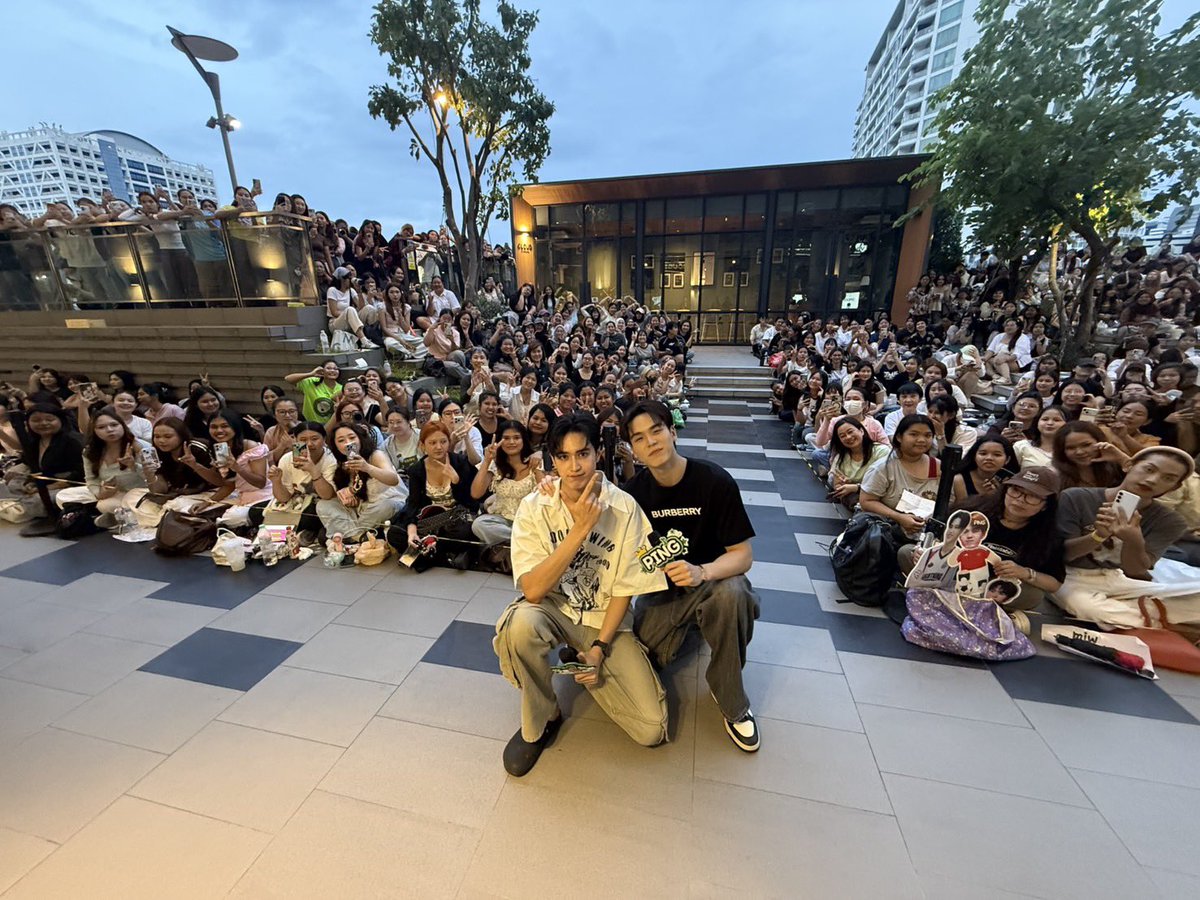 GmmtvShop's tweet photo. เตโช-ปิง ขอบคุณทุกคนที่มาเจอพวกเราวันนี้นะครับ ดีใจที่ได้เจอทุกคนมากๆเลยนะครับ ไว้มาเจอกันอีกนะครับ

@wwwteshow06 @PKrittanun

#งานมหกรรมนิยายนานาชาติ2026xTeshowPing
#GMMTV https://t.co/X0WkQPwglV