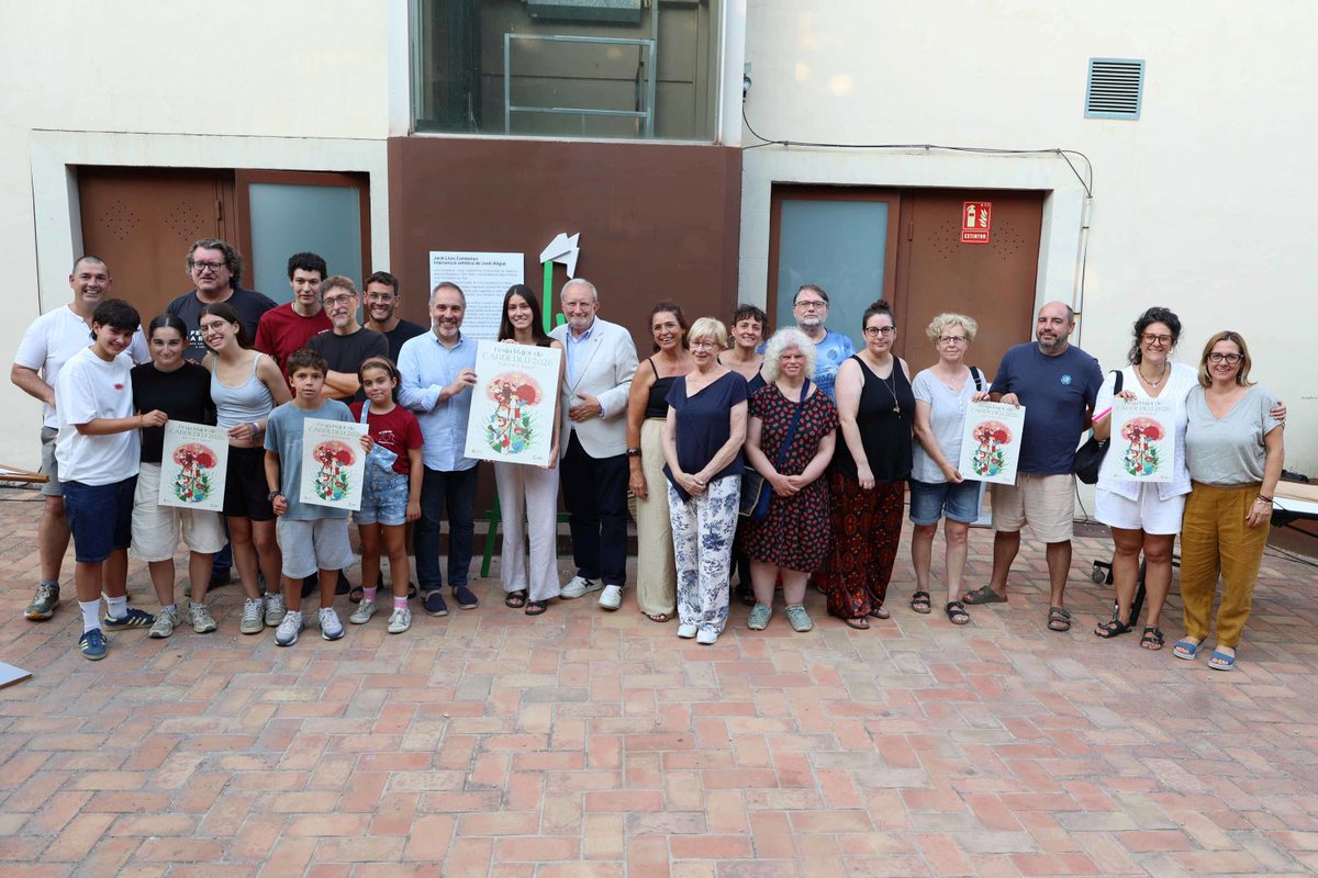 ajcardedeu's tweet photo. 🥳 Presentat el cartell i la programació de la Festa Major 2026, que se celebrarà del 12 al 16 d'agost #Cardedeu

🎨 L'autora del cartell és Berta Bosch

✨El programa es podrà consultar al web de Festa Major a partir de dilluns, 3 d’agost ✨

+ info: https://t.co/P6Z9UuqSVS https://t.co/jYAPRYOgsr