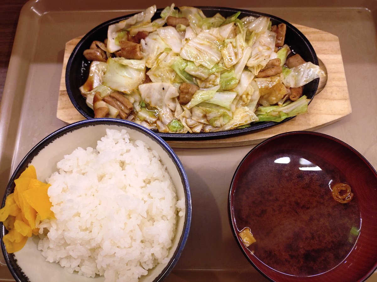 U_K1984's tweet photo. キブン、デ、、サチオ

ホルキャベ
ごはん味噌汁セット中
焼きそば

久々のホルキャベ美味い❣️❣️❣️
焼きそば美味しくてまた頼んじゃった

 #キブサチ
 #キブンデサチオ https://t.co/YjLaub17f9