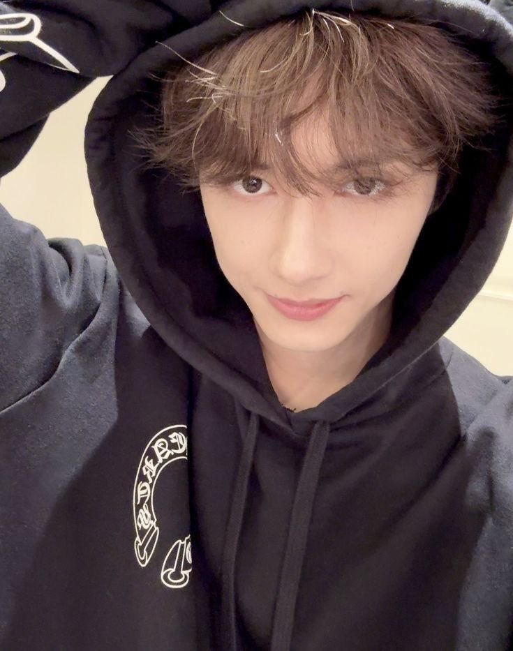U_rat1018's tweet photo. 븐틴 내에서 셀카를 가장 잘 찍는다는 문준휘
(후드조아고양이) https://t.co/i9RCTDm0X5