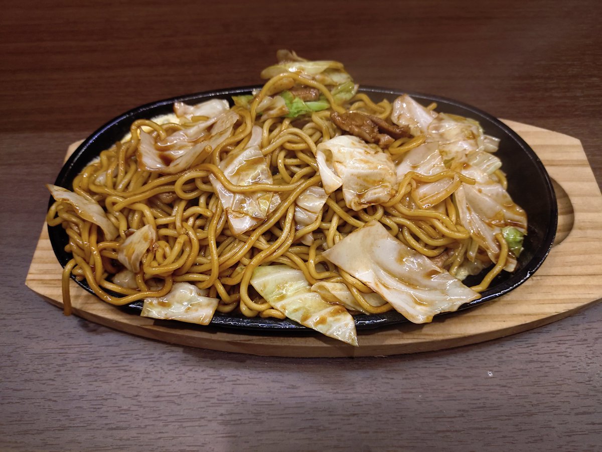 U_K1984's tweet photo. キブン、デ、、サチオ

ホルキャベ
ごはん味噌汁セット中
焼きそば

久々のホルキャベ美味い❣️❣️❣️
焼きそば美味しくてまた頼んじゃった

 #キブサチ
 #キブンデサチオ https://t.co/YjLaub17f9
