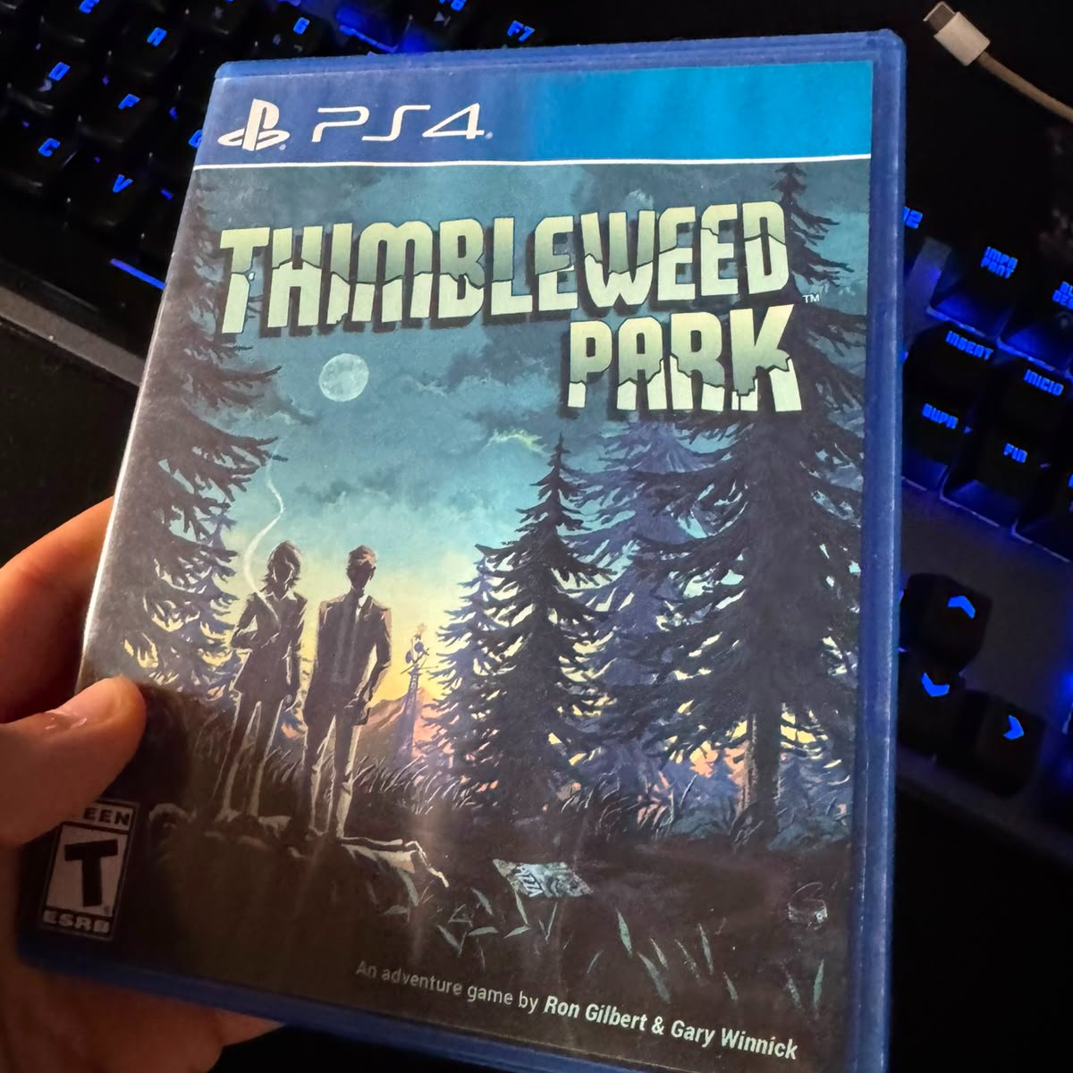 fotodepixeles's tweet photo. Una de esas noticias que te pillan con la guardia baja: vas a tener un hermanito! 

#ThimbleweedPark2 ha sido anunciado para 2028 por @terribletoybox Gracias y gracias! 😍 https://t.co/DLeiG389Mc