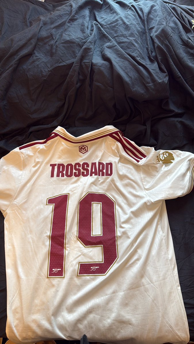 17OLIS's tweet photo. @NathanPanter_52 Just got the 3rd from last season printed with the gold prem badge 🔥 https://t.co/WzKDlVkGSW