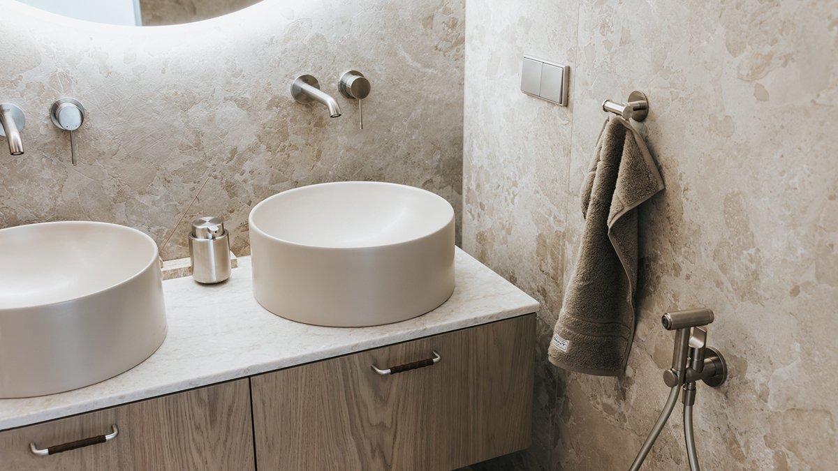 FlaminiaDesign's tweet photo. Regati: sostenibilità, comfort e design affacciati sul mare, con stanze da bagno firmate Flaminia.
---
Regati: sustainability, comfort and seaside design, featuring bathrooms by Flaminia.
👉 https://t.co/UgYBrK3JiS

#CeramicaFlaminia #BathroomDesign #ItalianDesign #InteriorDesign https://t.co/OB1mSruszt