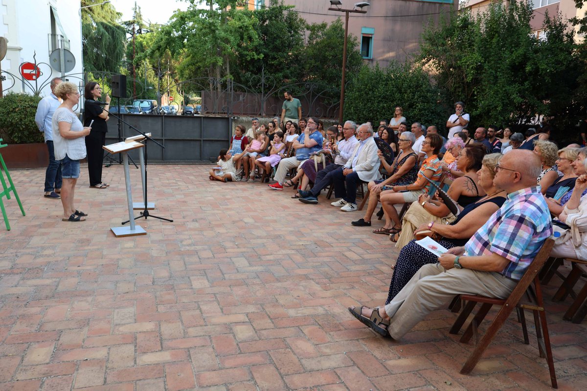 ajcardedeu's tweet photo. 🥳 Presentat el cartell i la programació de la Festa Major 2026, que se celebrarà del 12 al 16 d'agost #Cardedeu

🎨 L'autora del cartell és Berta Bosch

✨El programa es podrà consultar al web de Festa Major a partir de dilluns, 3 d’agost ✨

+ info: https://t.co/P6Z9UuqSVS https://t.co/jYAPRYOgsr