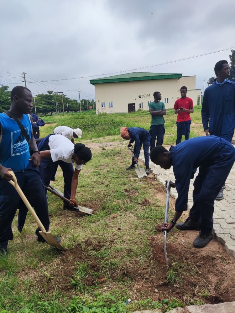 Wammy_05's tweet photo. SWEP WEEK 7 DONE AND DUSTED
LAYING AND INSTALLATION OF INTERLOCKING BLOCKS
#funaab #swep2026 https://t.co/i7s5QZL32G