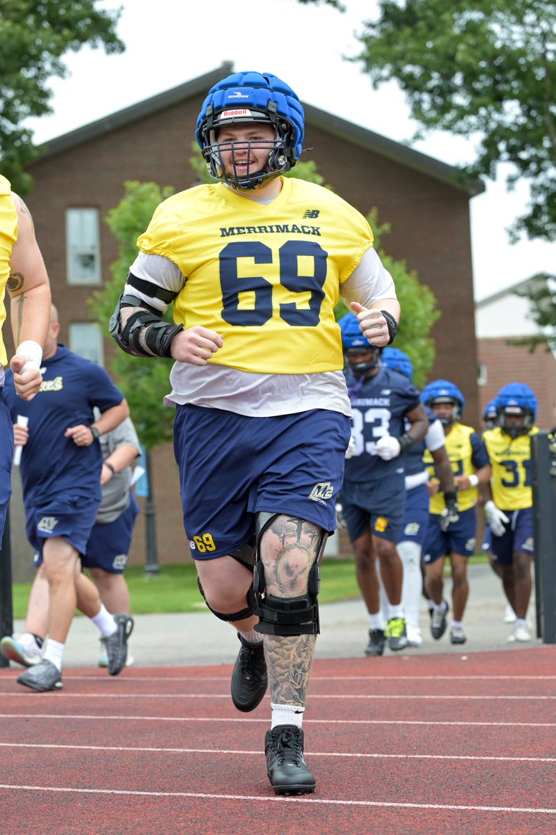 Merrimack_FB's tweet photo. Happy to strap the helmets back on.

#GoMack | #FAST | #STRAIN https://t.co/iBSgKUj0tx