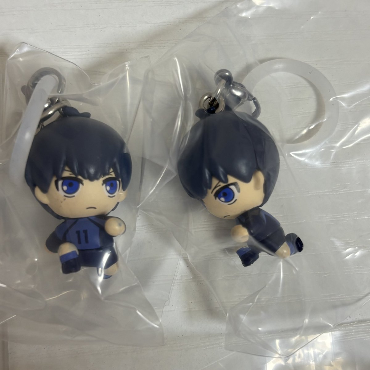 ruru_3710's tweet photo. 【交換・譲渡】ブルーロック めじるしアクセサリー  ガチャガチャ

求：糸師凛or定価＋送料
譲：潔世一×2、千切豹馬、凪誠士郎

✧横浜手渡しor郵送 交換
✧画像2.3枚目から見てわかる通り初期汚れございます。予め承知の上リプお願いします。
検索からでもお気軽にお声掛け下さい！ https://t.co/mrgJfPKrNo