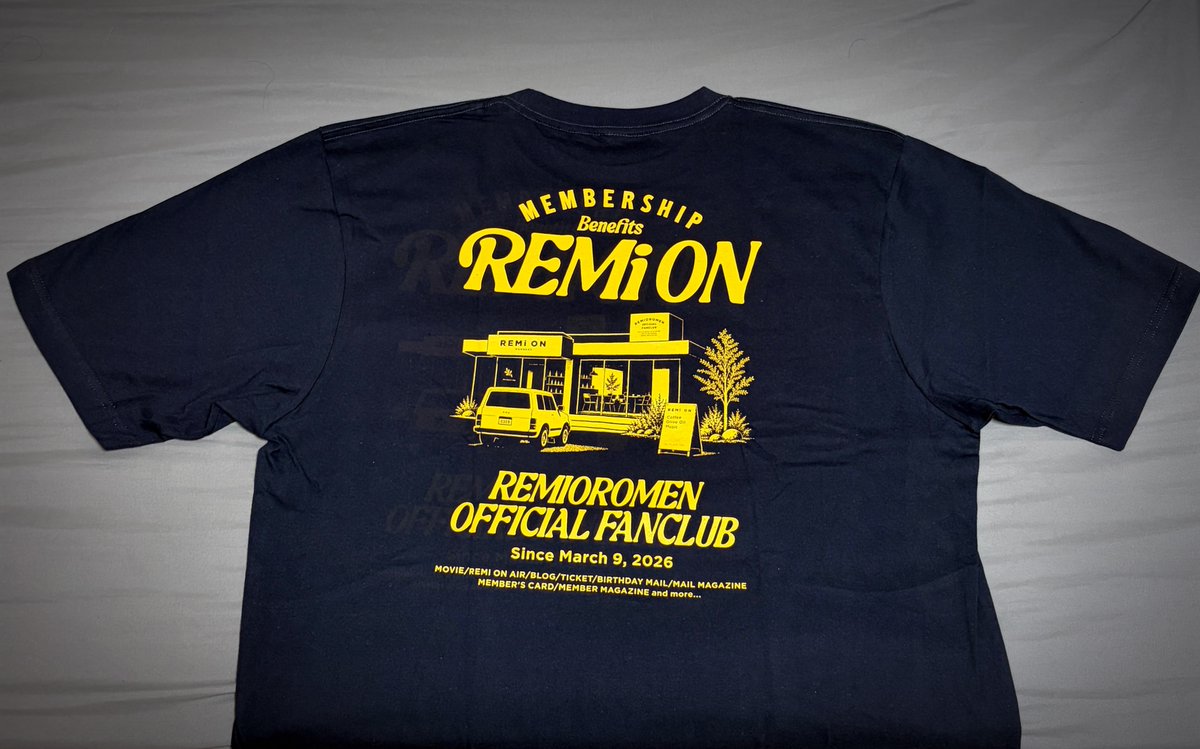 kazumi_tfjok's tweet photo. REMI ON’sのTシャツ届いた✨
やっぱりこの配色、かっこいい!
デザインにもたくさんこだわってくれたのが伝わってきて、その想いが私たちREMI ON’sに向けられたものだと思うと胸が熱くなる🥹
#レミオロメン
#REMION https://t.co/kqNLZeRRUX