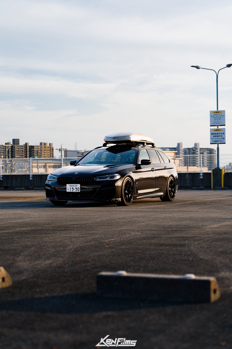 Kenfilms1990's tweet photo. THULE Dynamic M📦

よりワゴンらしく
やはりワゴンにはルーフボックスが似合う！

あえてチタングロスにしてみた
これでスキーも車中泊も無敵⛷️

#WAGONFREAKS https://t.co/TtfnssDySb