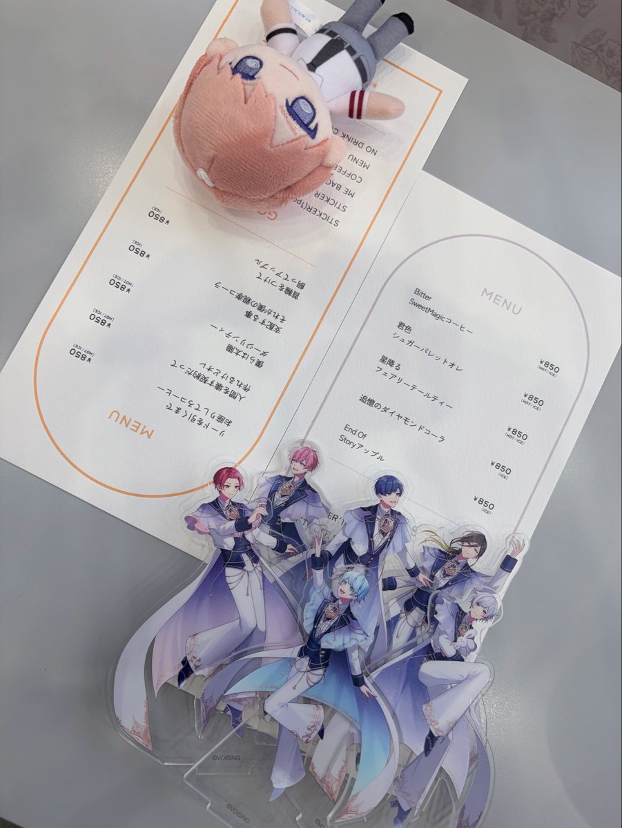 mint__sikufami's tweet photo. この好きなメニュー名作れるカフェ🎼でもやりたいから誰か一緒に行こ😭
後に続く言葉考えずに入れたい曲ティーまでは結構いい感じにできたけどコーラから崩壊w
お友達は推しの曲名とかないからセリフにする！って言ってて
後に上手く続くように入れててすごっと思った✨ https://t.co/JKBhrIafF4