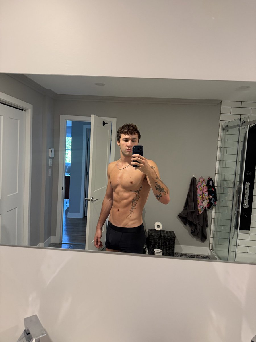 JayAndThomas's tweet photo. Thoughts? https://t.co/rg4ukOp2MH