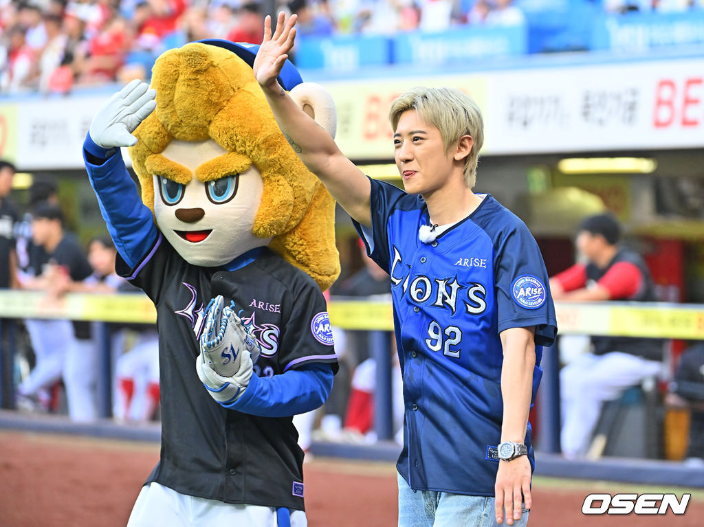 myoujousoo's tweet photo. 삼성 라이온즈 찬열 시구⚾ 
#찬열 #CHANYEOL
https://t.co/iCuUWWLb1c
https://t.co/C5HBTrHCAQ
https://t.co/EgS7OJjDxR
https://t.co/eWgQpf7l7v
https://t.co/ZfOFCU8fB5
https://t.co/mr2ggnhS2g https://t.co/igH4PMCKGf