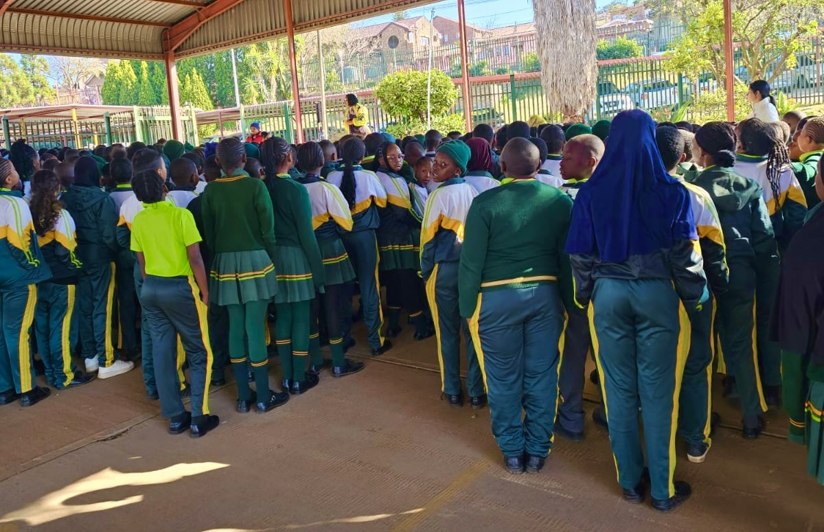 RAF_SA's tweet photo. The RAF visited Laudium Heights Primary School and Laudium Primary School to hand over Scholar Patrol uniforms and engage learners on the RAF's mandate and responsible behaviour on and around our roads.

Together, we're empowering young people 
 #ICare² #ScholarPatrol #Safety https://t.co/89Do9wATZu