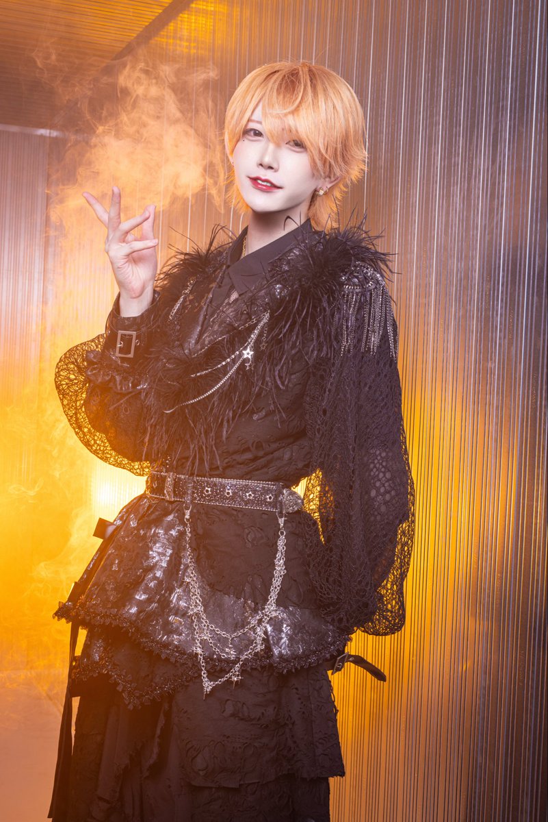 shihai_official's tweet photo. 🥀🖤─ · · ✦ · · ─ · · ✦ · · ─ · · ✦ · · ─ 🖤🥀

name ✦さくや (@shihai_sakuya)
color :🧡honey orange
『今日も君に甘えちゃお。』

name ✦ 冬弥(@shihai_toya )
color :💜purple
『今日も君を奪いにきた。』

♡＋RT＝481
▶︎next メンバー公開

🥀🖤─ · · ✦ · · ─ · · ✦ · · ─ · · ✦ · · ─ 🖤🥀