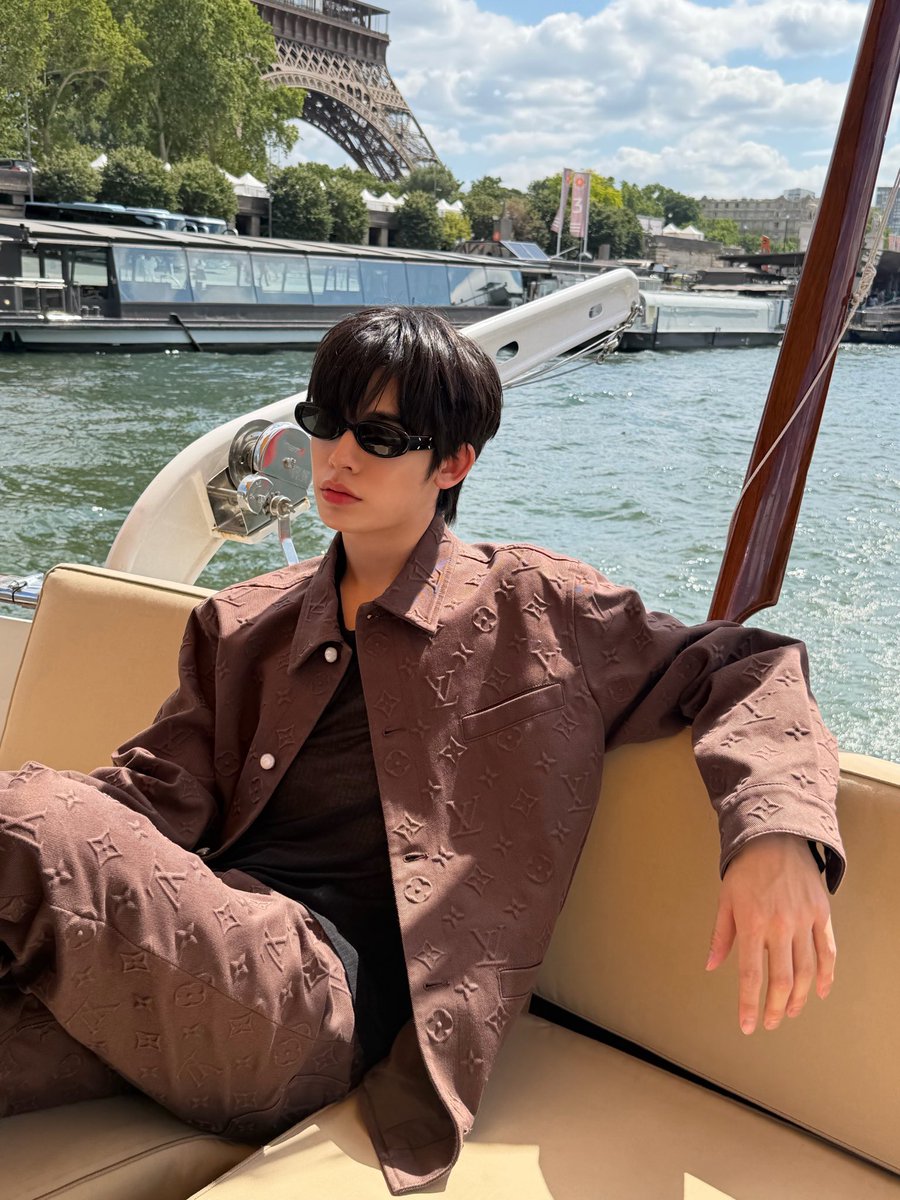 loovettpr's tweet photo. All i see is perfection 

#porsuppakarn https://t.co/mVtxNtDKXl