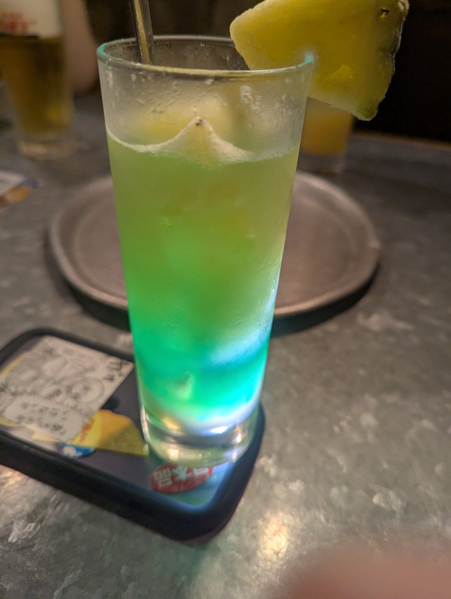 RYO7460's tweet photo. めっちゃおしゃな飲み物！ https://t.co/sfqes6YPuc