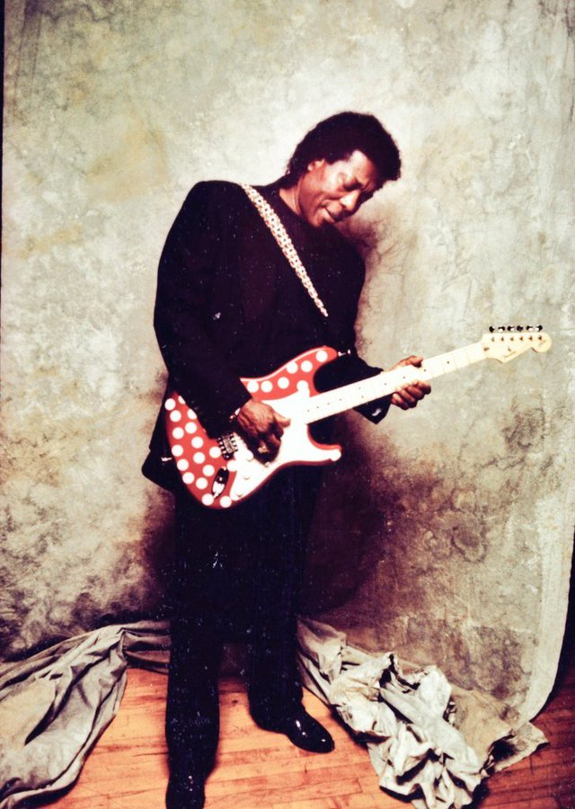 bluezharp's tweet photo. Happy Birthday wishes to blues legend .@TheRealBuddyGuy  🎉Buddy Guy🎂9⃣0⃣ 
Photo by ©Brad Hitz https://t.co/bL6bm4Eulc