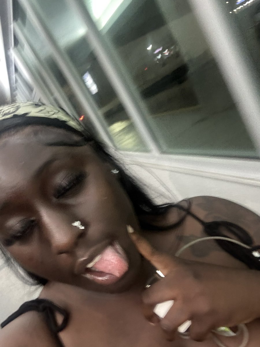 Chocolateluvyuu's tweet photo. So inlove🫶🏿😛 https://t.co/5UHG7E9d1n