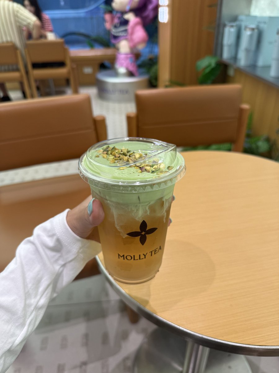 leetytenlee's tweet photo. ลองตามพี่แทยงละ สั่งหวาน 50 กำลังโอเคเลย หอมมะลิแบบมะลิ๊ ชื่อเมนู pistachio jasmine coconut สั่งหน้าร้าน 125 บาทคับ🫶🏻 https://t.co/sDVRGZm1Kq