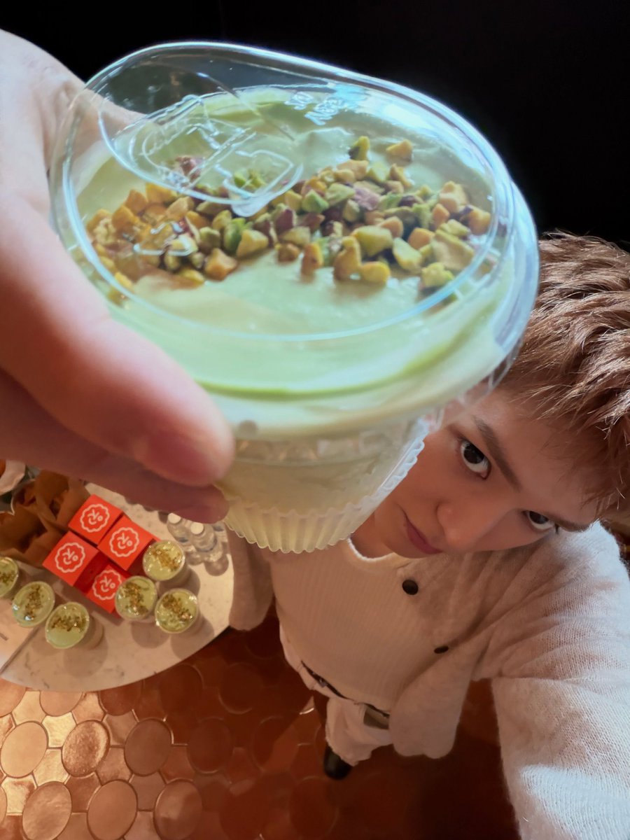 leetytenlee's tweet photo. ลองตามพี่แทยงละ สั่งหวาน 50 กำลังโอเคเลย หอมมะลิแบบมะลิ๊ ชื่อเมนู pistachio jasmine coconut สั่งหน้าร้าน 125 บาทคับ🫶🏻 https://t.co/sDVRGZm1Kq