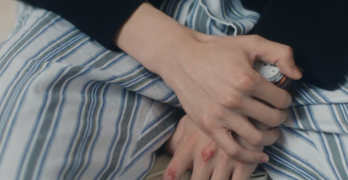 everydayzlh's tweet photo. the most precious watch for qingyi as it was given by his one and only dage murong qingyu🥺

#zhanglinghe 🔥 #Overdo https://t.co/rrUP7g0Zm2