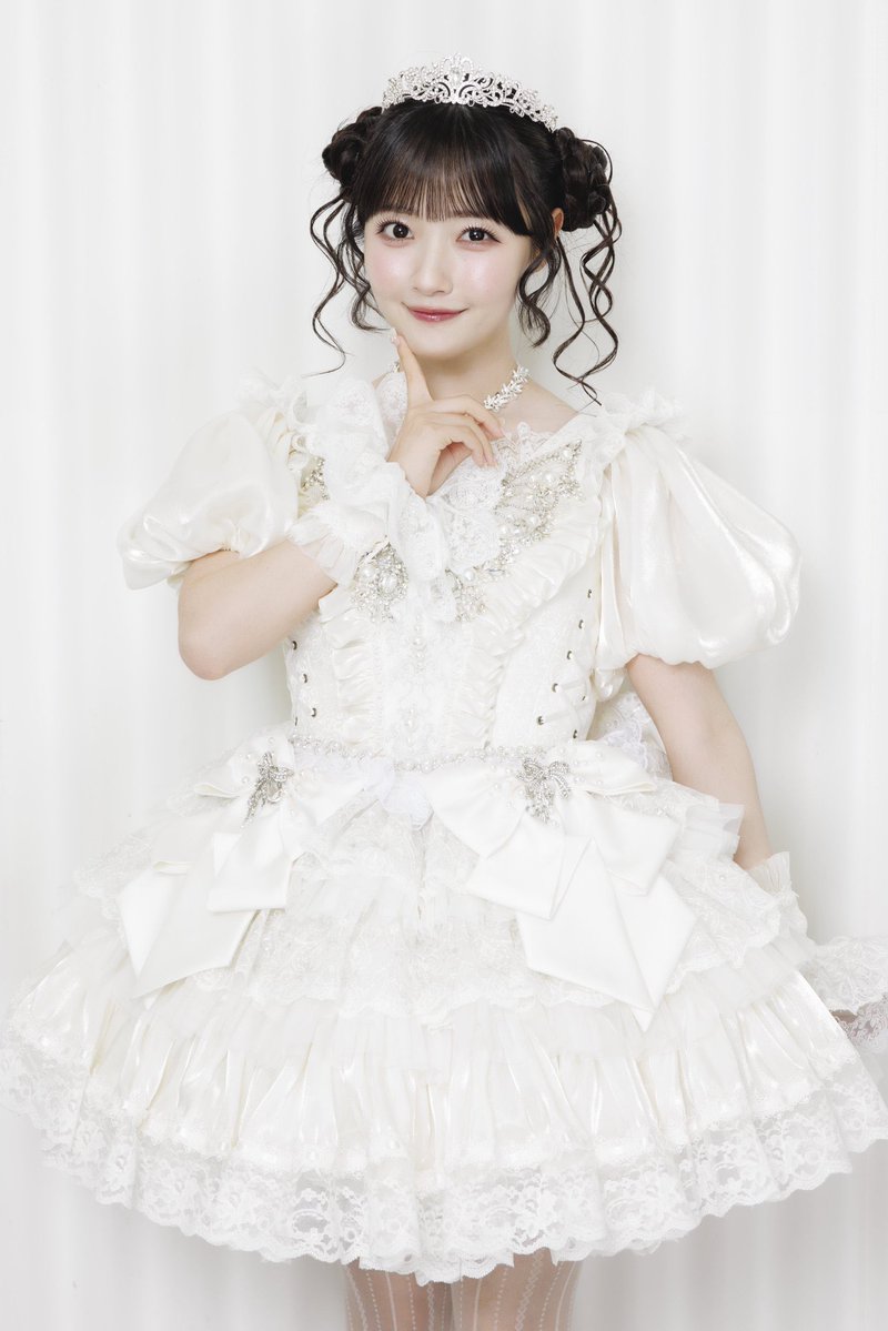 Yuuki____Miyuu's tweet photo. このヘアってどのくらいの髪の長さでできますか？
名前なんだろこの髪型 https://t.co/peyaosB5J3