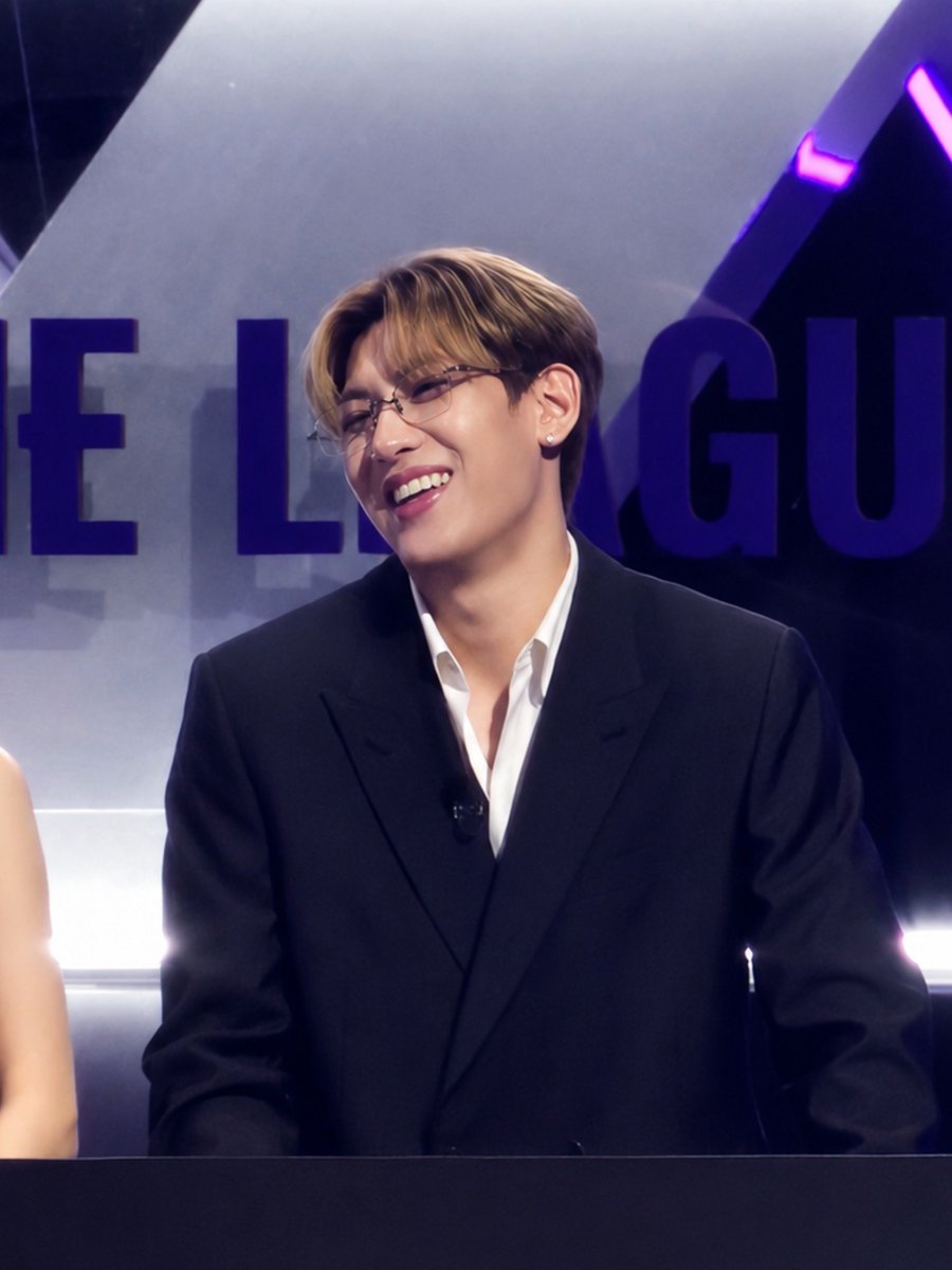 kmucorn's tweet photo. Happy🐍

#MCBamBamXTheLeague
#BamBam‌ #뱀뱀 @BamBam1A https://t.co/YhYeJiN2Pi