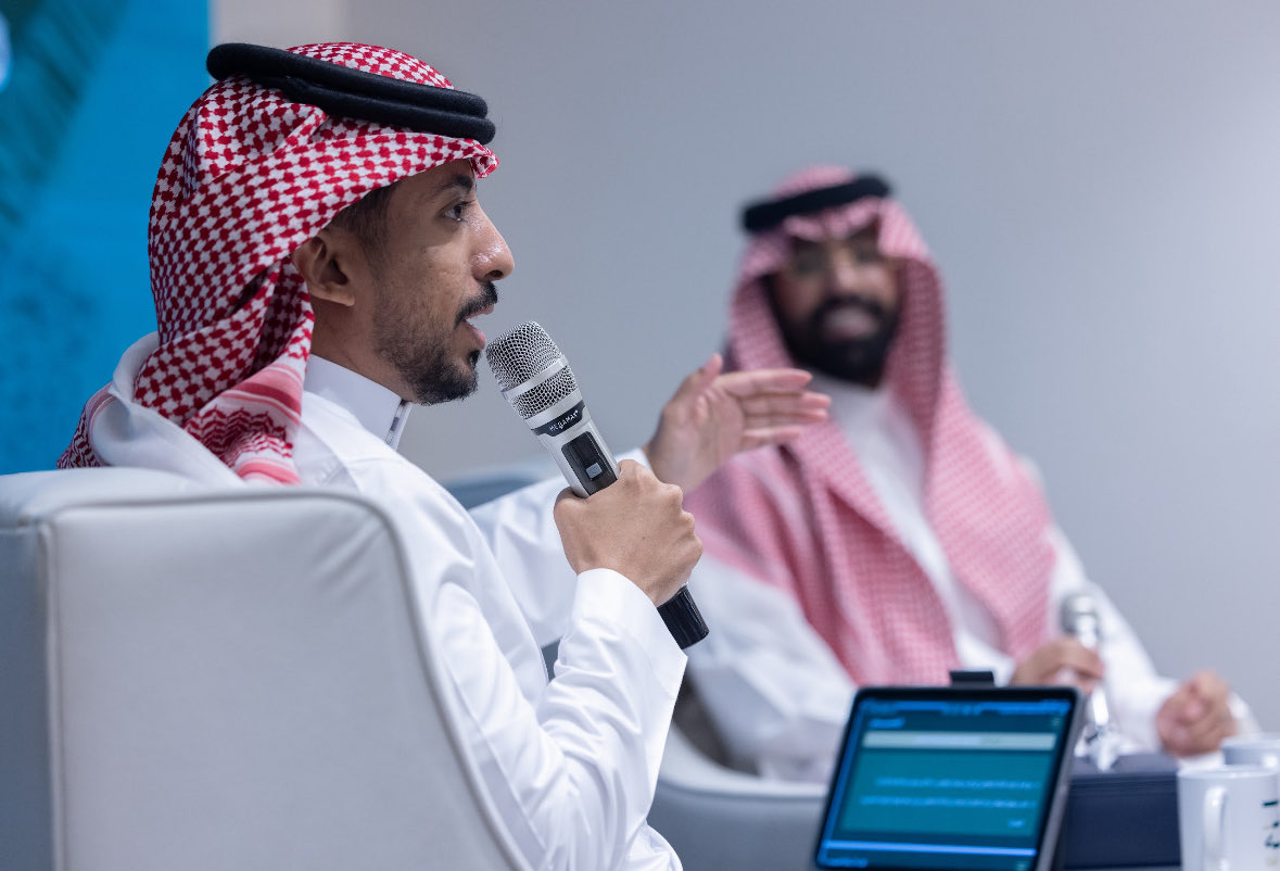 One1_Academy's tweet photo. من #أكاديمية_ون، حيث تُصنع التجارب المعرفية..

تواصل #لقاءات_سعة | @SahDevelopment تقديم حواراتها الملهمة، من خلال لقاء “دور مهارات التواصل في التطور المهني” بمشاركة الأستاذ راكان الدوسري، وإدارة الأستاذ ثامر المشرافي.

ناقش اللقاء أهمية التواصل كأداة لصناعة الأثر، وبناء العلاقات، وتعزيز التطور المهني.