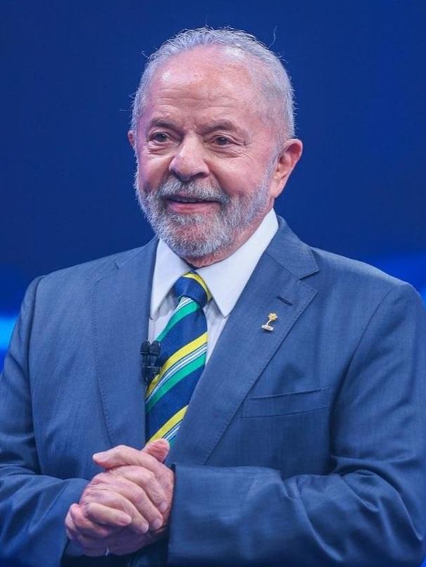 statsglobe's tweet photo. 🇧🇷 Brazil’s Top Trading Partners (2025 Exports)

1. 🇨🇳 China ➜ $100B (28.7%)
2. 🇺🇸 United States ➜ $38B (10.9%)
3. 🇦🇷 Argentina ➜ $18.1B (5.2%)
4. 🇳🇱 Netherlands ➜ $11.7B (3.4%)
5. 🇪🇸 Spain ➜ $8.8B (2.5%)
6. 🇲🇽 Mexico ➜ $7.7B (2.2%)
7. 🇸🇬 Singapore ➜ $7.4B (2.1%)
8. 🇨🇦 Canada ➜ $7.3B (2.1%)
9. 🇨🇱 Chile ➜ $7.2B (2.1%)
10. 🇮🇳 India ➜ $6.9B (2.0%)
11. 🇩🇪 Germany ➜ $6.5B (1.9%)
12. 🇯🇵 Japan ➜ $5.51B (1.6%)
13. 🇰🇷 South Korea ➜ $5.47B (1.6%)
14. 🇮🇹 Italy ➜ $5.38B (1.5%)
15. 🇹🇷 Türkiye ➜ $4.14B (1.2%)
16. 🇮🇩 Indonesia ➜ $4.14B (1.2%)
17. 🇬🇧 United Kingdom ➜ $4.04B (1.2%)
18. 🇧🇪 Belgium ➜ $4.03B (1.2%)
19. 🇵🇾 Paraguay ➜ $4.01B (1.2%)
20. 🇦🇪 United Arab Emirates ➜ $3.78B (1.1%)
21. 🇻🇳 Vietnam ➜ $3.76B (1.1%)
22. 🇪🇬 Egypt ➜ $3.73B (1.1%)
23. 🇲🇾 Malaysia ➜ $3.54B (1.0%)
24. 🇺🇾 Uruguay ➜ $3.51B (1.0%)
25. 🇨🇴 Colombia ➜ $3.4B (1.0%)

Note: Nearly four-fifths (79.8%) of Brazilian exports in 2025 was delivered to the above 25 trade partners.

Source: World’s Top Exports