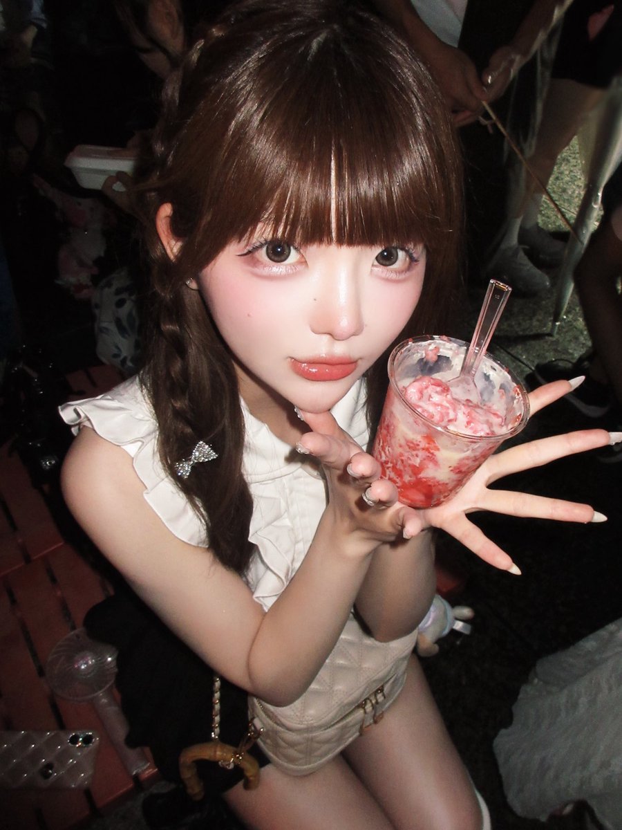 ufnqa's tweet photo. いちご練乳です🍓🤍 https://t.co/4lMXwZEBfv