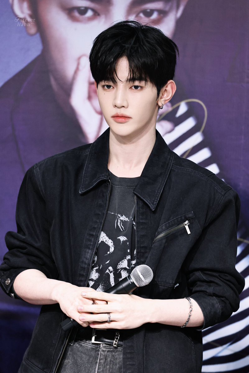 Forever021Hann's tweet photo. 260730
🫳🏻

#장하오 #ZHANGHAO #章昊 #ジャンハオ 
#AND2BLE    #앤더블 https://t.co/Orx2wAOtNC