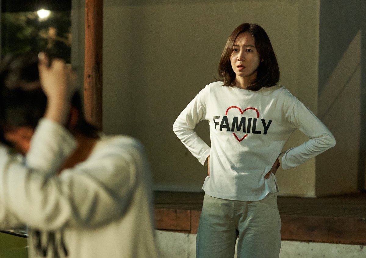 lotte_ent's tweet photo. 엄마밖에 모르는 바보, 근데 나도 엄마잖아?
K-장녀 '장주' 공효진 캐릭터 스틸 공개✨

<경주기행> 8월 26일 극장 대개봉🚌 https://t.co/04WS9wLXW4