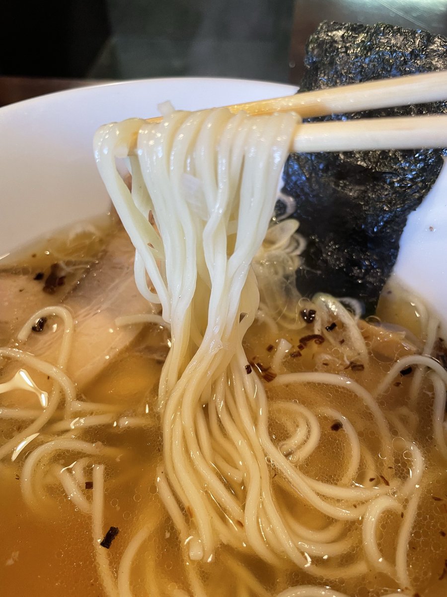 ideal_orange's tweet photo. ▪️自家製麺カミカゼ

▪️戸塚駅

向かい風も悪くない

#カミカゼ
#塩ラーメン

https://t.co/ZYEGYpUgtx https://t.co/1I3LSudIX7
