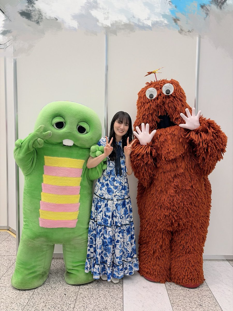 YUI_STAFF's tweet photo. ゲーム「ミステリーの歩き方2 人魚伝説殺人事件」制作発表会に登壇しました！

なんと！本作にはガチャピンとムックも本人役で出演🟢🔴一緒に写真を撮ってもらえて、ニッコニコな私でした☺️笑

9月17日発売予定です🎮
お楽しみに…！ https://t.co/oh9HWHESZW