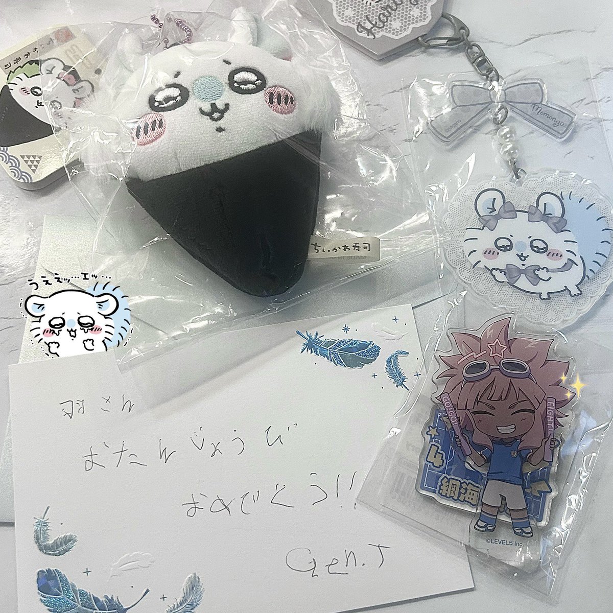 ornzq's tweet photo. タカハシゲンが徒歩で誕プレ渡しにきてくれた！ﾄﾞ可愛いモモンガとタカハシゲンの推しのﾌﾚﾌﾚくれた🏄‍♂️🌊ほんで左手で書いた手紙わろた https://t.co/yMg9NcLHlZ