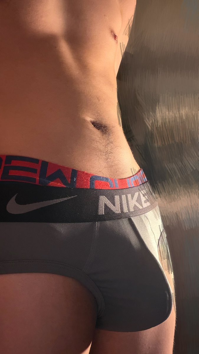 Akmalversmy's tweet photo. I will send my super slutty video to who retweet my picture. 👇👇👇

https://t.co/9NmctXK7oC https://t.co/8PUYuFBWzP