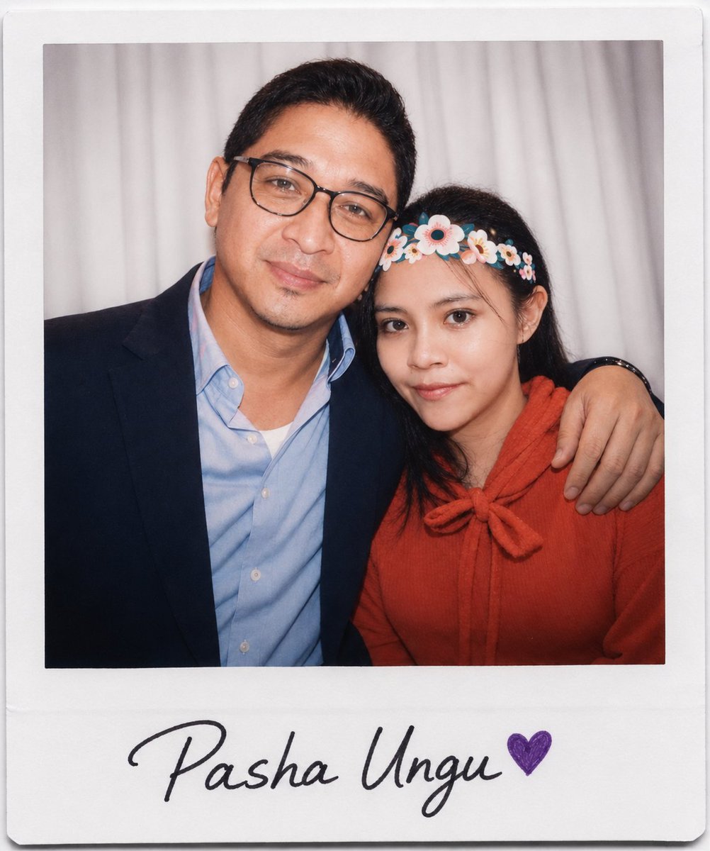 earvinaa__'s tweet photo. Belum pernah bertemu secara langsung, tapi karya dan suara Kak @pashaungu_real01 

Semoga suatu hari nanti bisa foto bareng Kak Pasha Ungu secara "LANGSUNG" tanpa editan (AI) . Aamiin. 💜📸

#fyp #pashaungu #pasha #editan https://t.co/a5l7WWGy9y