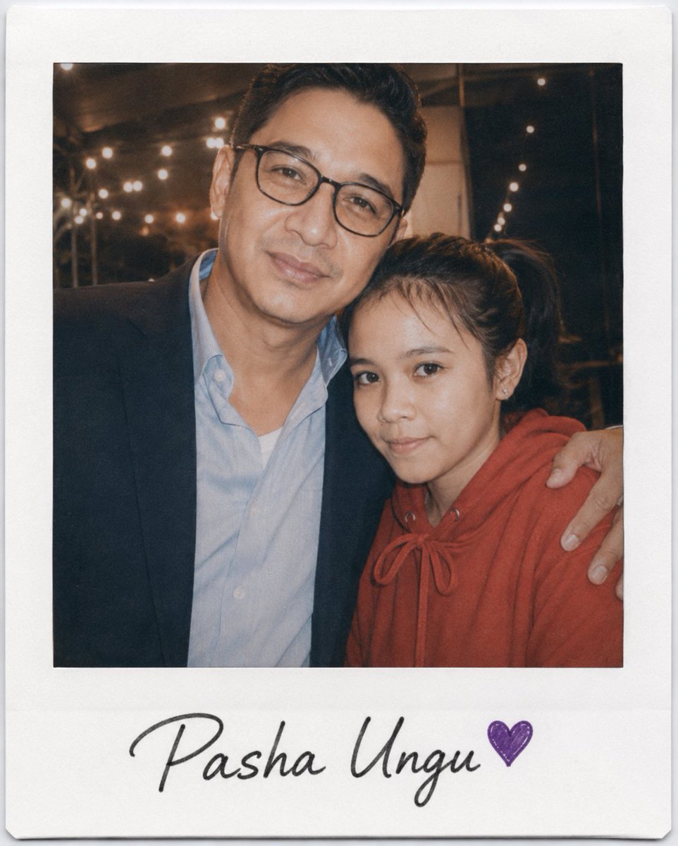 earvinaa__'s tweet photo. Belum pernah bertemu secara langsung, tapi karya dan suara Kak @pashaungu_real01 

Semoga suatu hari nanti bisa foto bareng Kak Pasha Ungu secara "LANGSUNG" tanpa editan (AI) . Aamiin. 💜📸

#fyp #pashaungu #pasha #editan https://t.co/a5l7WWGy9y