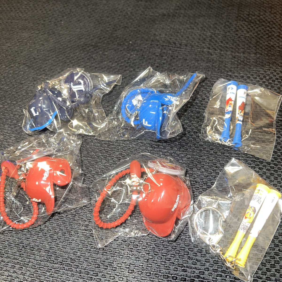 x0895_m's tweet photo. パリーグ 6球団 カラフルマルチチャーム ガチャ カプセルトイ 交換

【譲】 楽天 西武 日ハム ソフトバンク 

【求】千葉ロッテマリーンズ

郵送での交換希望です
お心当たりのある方はお気軽にお声掛けよろしくお願いいたします！ https://t.co/IkLUhzPJXc