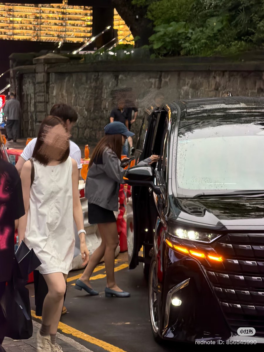 ppeu_life's tweet photo. Lisa is in Hong Kong, omg Lisa you're really a ninja

From Red Note
https://t.co/SXEg4oP6sU

#LISA #LALISA https://t.co/piLBR5sr8b