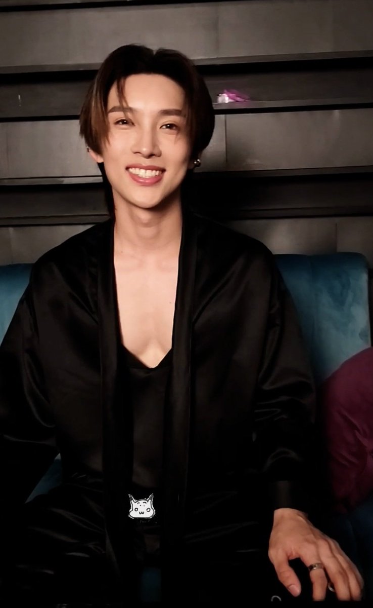 Marie_bn2708's tweet photo. Thank you for your smile, your kindness and for giving me (and so many fans) the strength and courage to step outside my comfort zone and travel to the other side of the world alone.

Your laugh and smile are worth it✨

เติมยิ้มโนอึล
#NoeulSmileIsHappiness https://t.co/mbnauOzga9