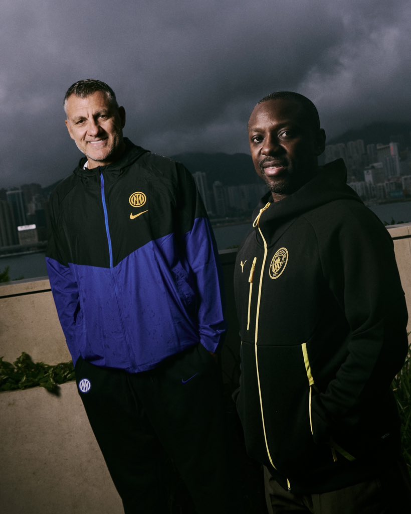 Inter's tweet photo. Vieri 🤝 Wright-Phillips
@ManCity https://t.co/9HyheK1A7g