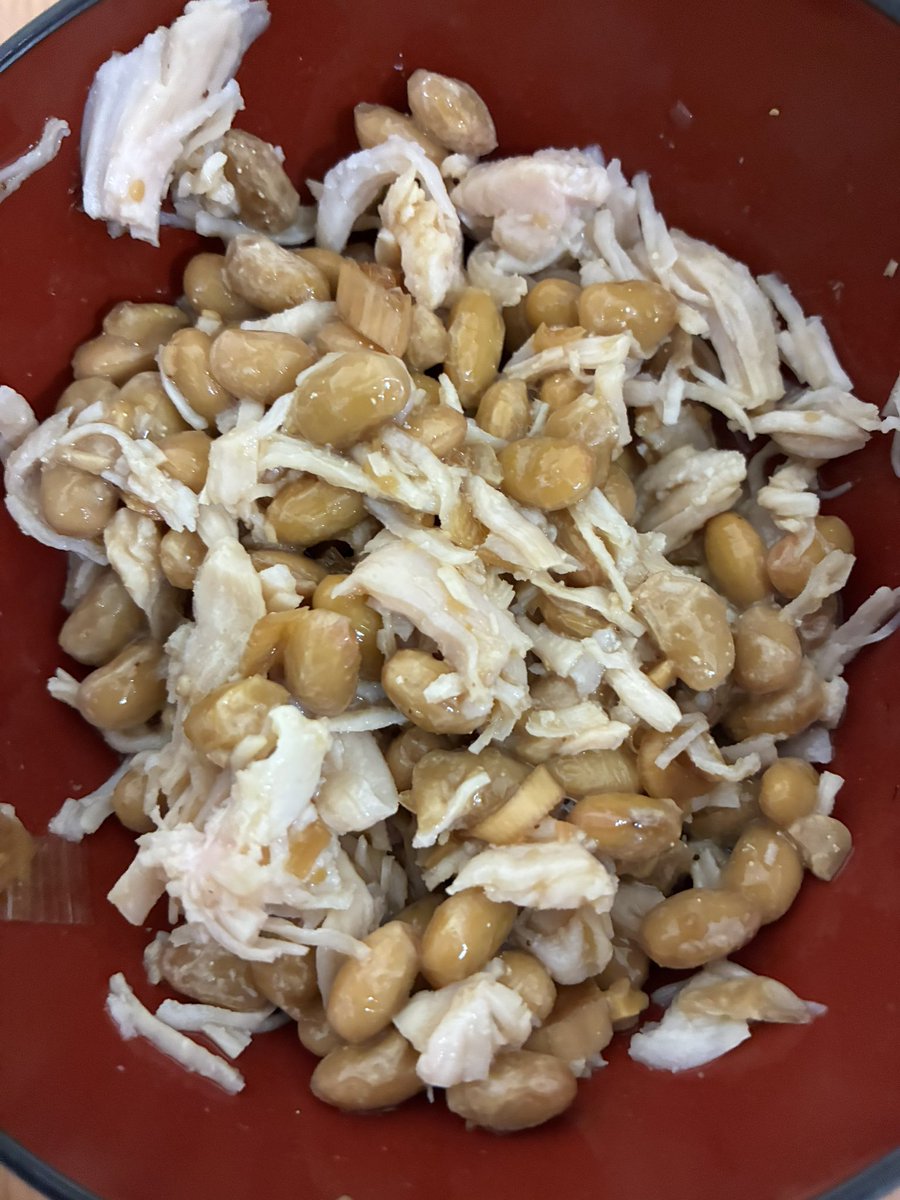 J48_takuma's tweet photo. 今日はよだれ鶏を入れました!
皆んな手作りです🐔
かなり美味かったです!
よだれ鶏のタレが美味しいのかな🤑
#J48
#納豆いろいろ https://t.co/6KIr0FPwLn