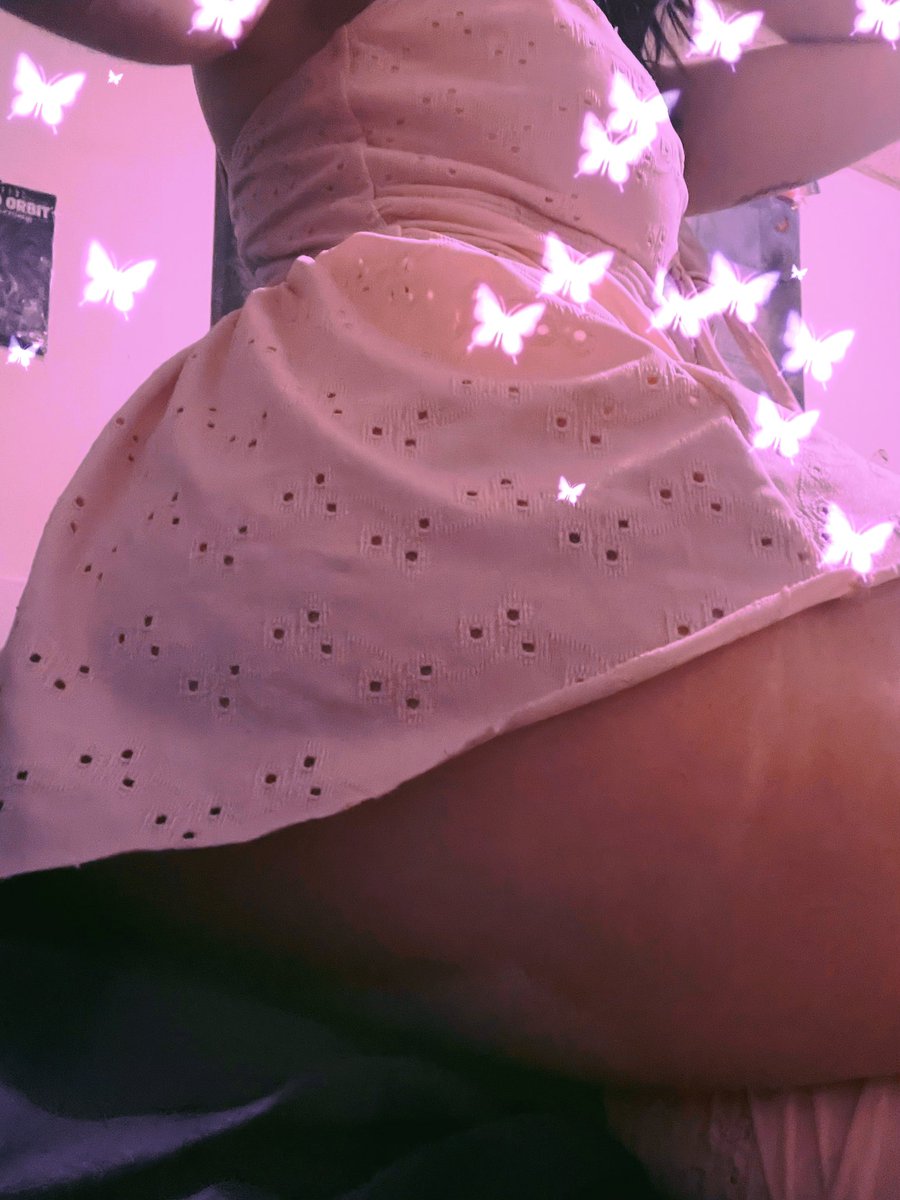 errorravenxx's tweet photo. ughhhh i can’t fall asleep…so i think im up for the day ;> who wants to see the new menu i designed? 🤤
*** First 10 people to DM me get a 25% discount on any of my bundles/albums ♥️🙂‍↕️ 
#buyingnsfw #buyingcontent #sellingcontent #goodfeets #egirls #sellersmenu https://t.co/UnZJ6D2VcX