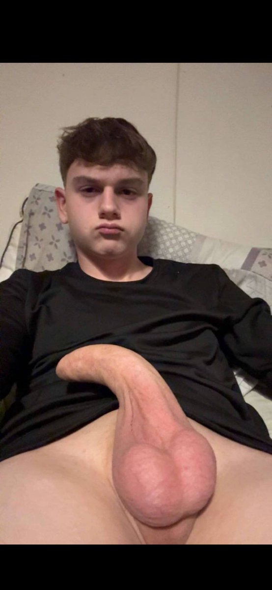 ronnet033's tweet photo. Who wants my cum on their face 🤤 https://t.co/E3uWY06Ln9