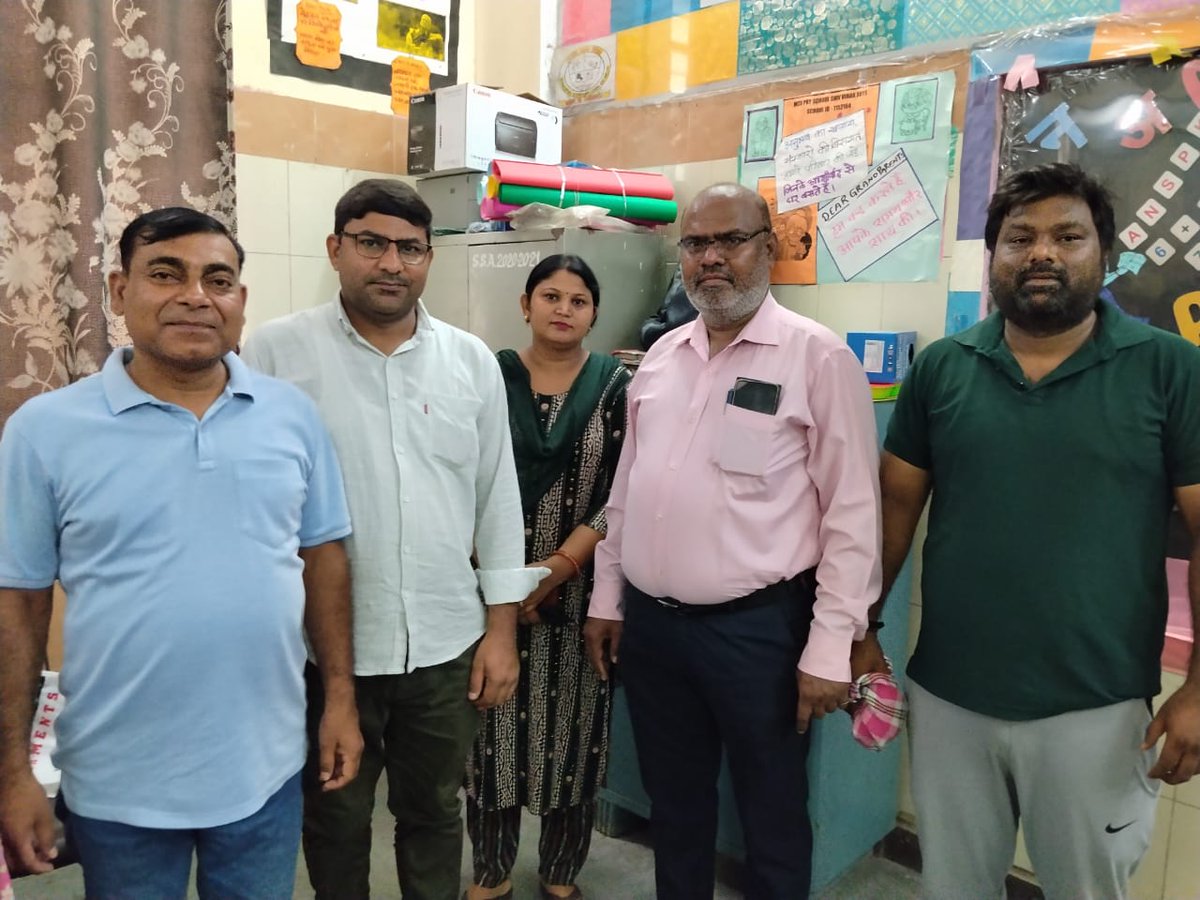 dm_northeast's tweet photo. Section Officer,  AC-69, Mustafabad, District North East, Delhi inspected the Special Awareness Camp organised under #SIR2026 and  reviewed the arrangements, interacted with the election staff, and issued necessary directions to ensure the smooth and effective conduct of the ongoing electoral revision activities.

#SVEEP #ElectionCommissionOfIndia
#DMNorthEastDelhi