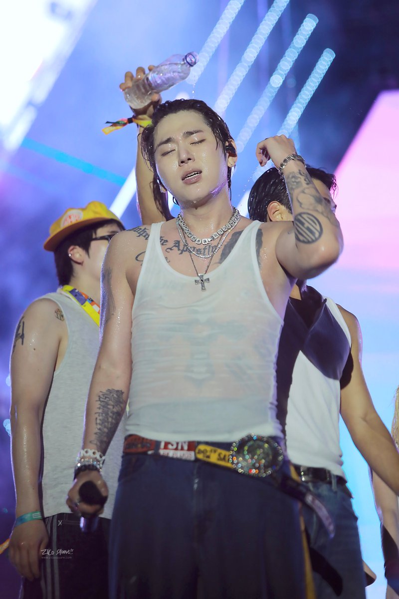 Zico_Square's tweet photo. see-through 🫣

#지코 #우지호 #ZICO 
#2026워터밤 #2026waterbomb https://t.co/eITi81KbjM
