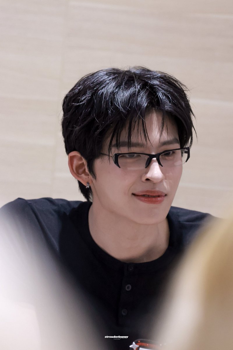 lovenaration's tweet photo. 😭😭😭😭😵‍💫😭😵‍💫😵‍💫 dizzy

JASPER FLAREY FANSIGN  
#งานมหกรรมนิยายนานาชาติ2026xJASPER https://t.co/JX1k9shLTy